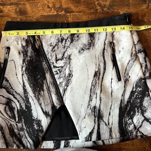 ZARA Basic Marble Asymmetric Zip Moto Mini Skirt Size Medium - Picture 13 of 15